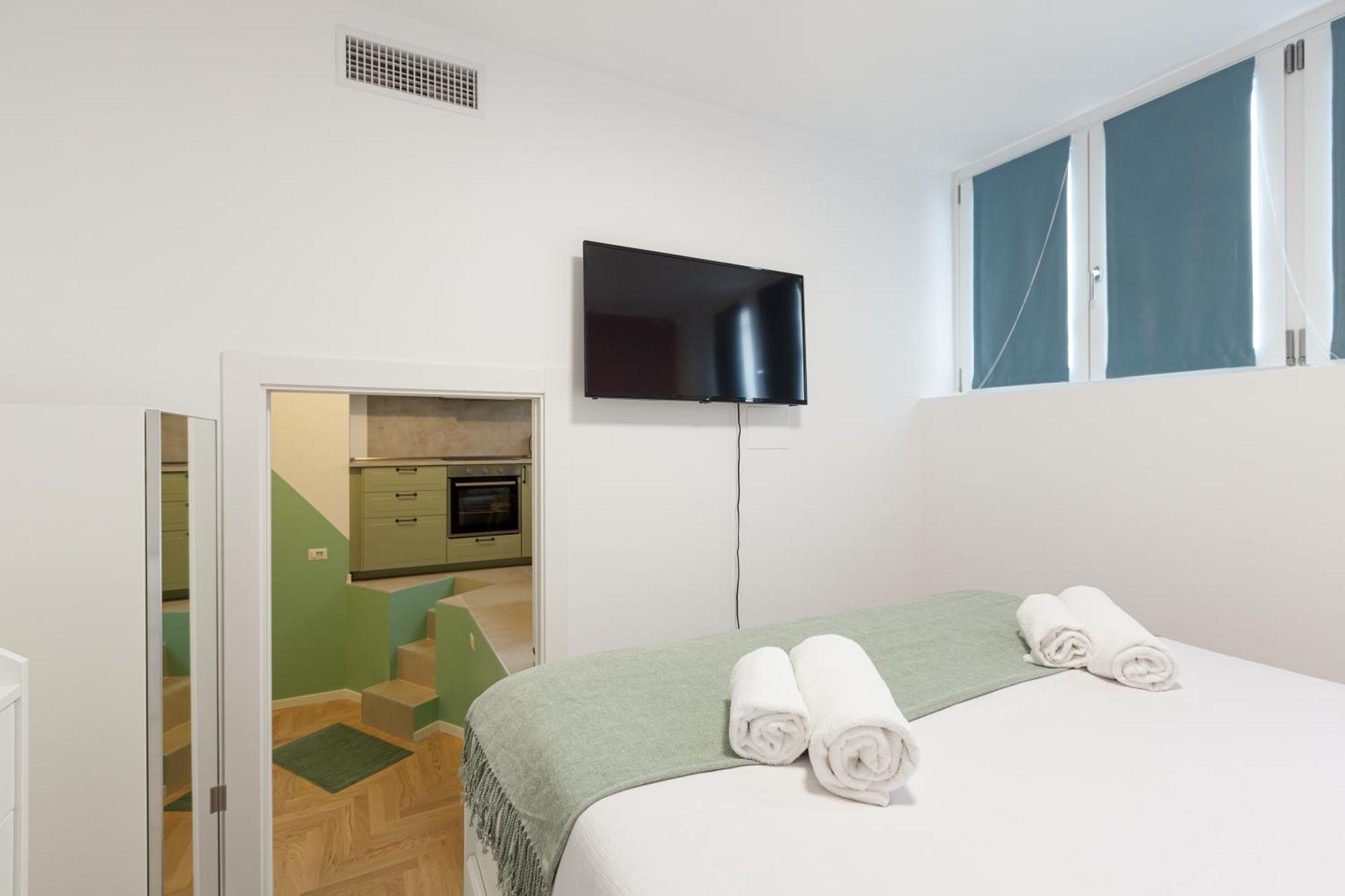 Insubria Park - Pastel Color Apartment! Милано Екстериор снимка